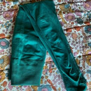 Teal Lululemon workout leggings
